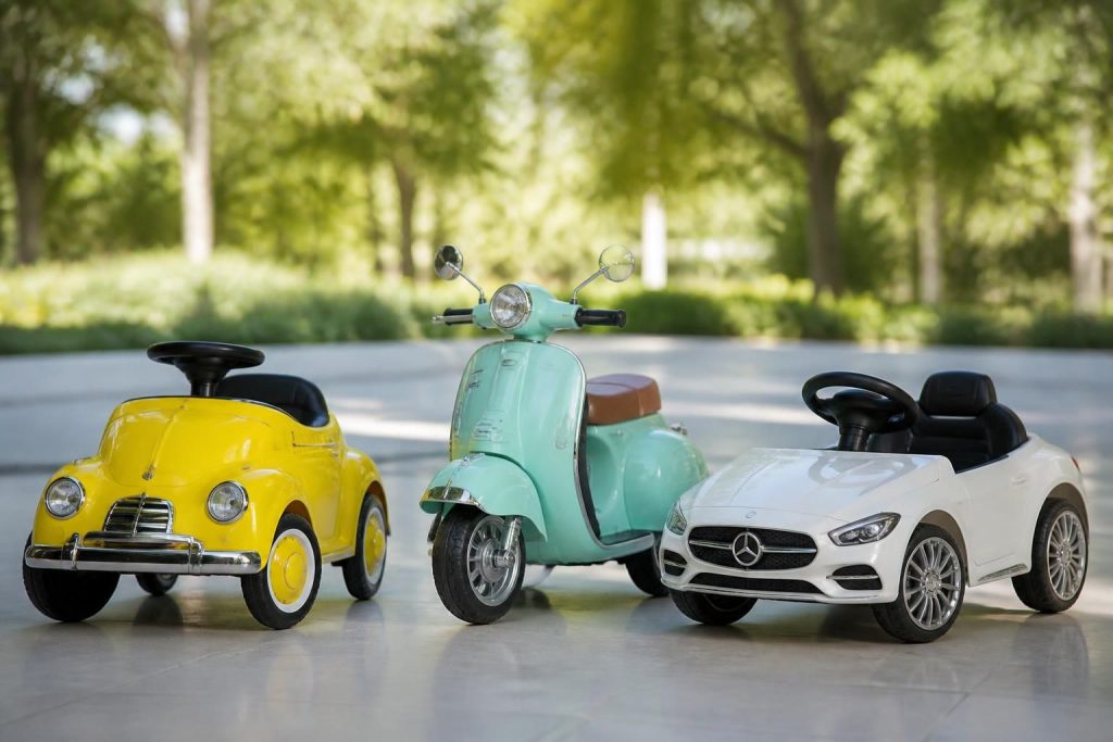 découvrez notre sélection de porteurs électriques pour enfants, incluant des modèles emblématiques renault, vespa et mercedes, alliant sécurité, design et plaisir de conduite.